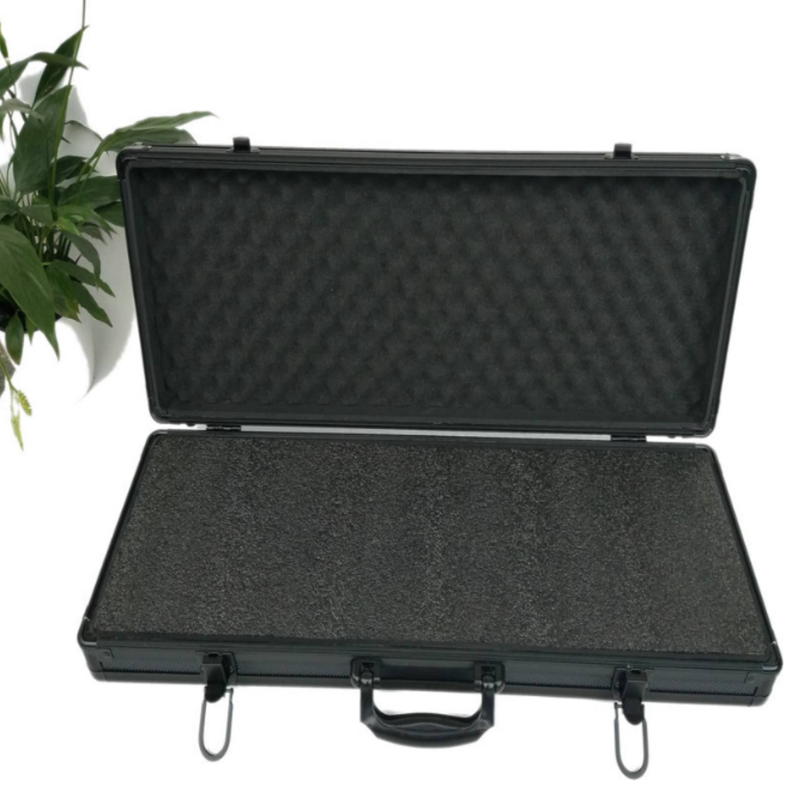 Aluminum Equipment Case Shield - огляд і ціна Heavy Equipment Technician